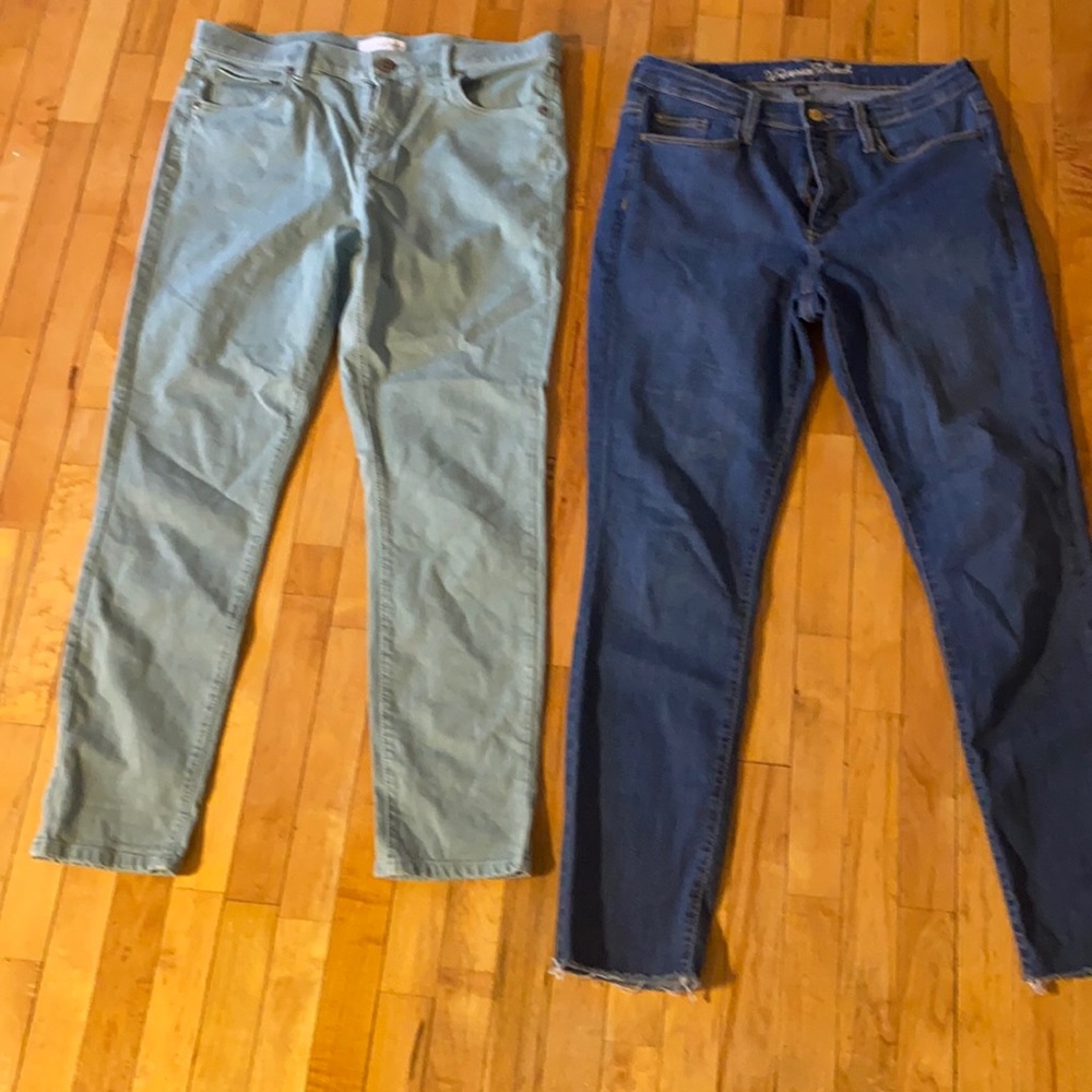 Women’s cropped colored jeans and blue jeans